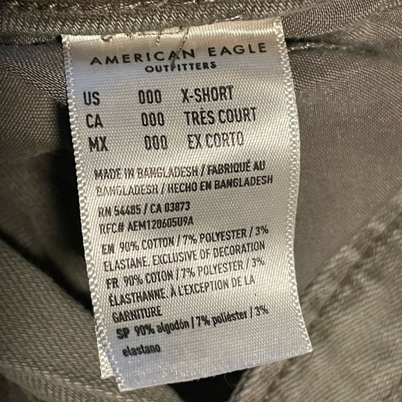 High Waisted American Eagle Cropped Jeans - Picture 2 of 2